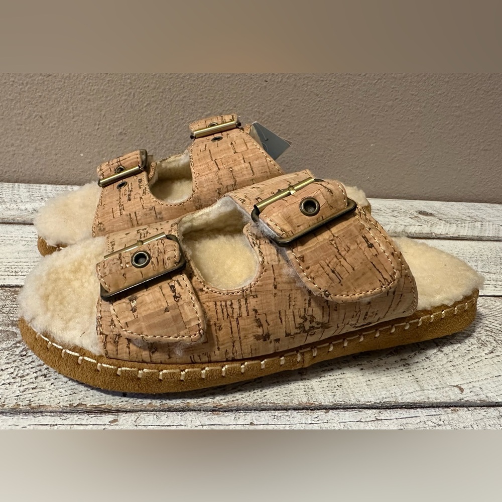 Acorn Memory Foam indoor/Outdoor Sandals - NWT